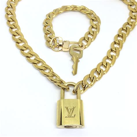 louis vuitton cuban necklace|louis vuitton clover necklace.